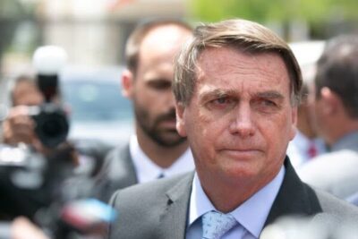 Bolsonaro já está no quarto e cirurgia não teve intercorrências