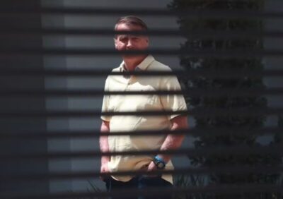 AO DETERMINAR PRISÃO DE BOLSONARO, MORAES CITA ‘VIOLAÇÃO’ DE TORNOZELEIRA E VIGÍLIA CONVOCADA POR FLÁVIO.