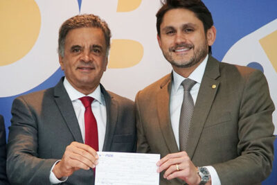 Juscelino Filho assina filiação ao PSDB em ato em Brasília