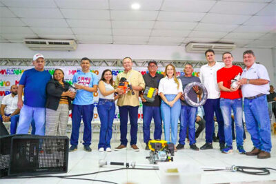 Brandão entrega equipamentos e 5.120 kits para agricultura familiar