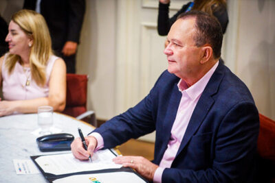 Brandão lança programa que reduz passagem do transporte alternativo