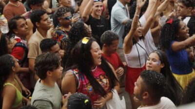 Último dia do Carnaval do Maranhão arrasta multidão na Avenida Litorânea