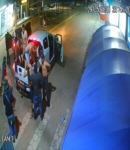 Criminosos assaltam agência bancária e deixam reféns em Carolina (MA)