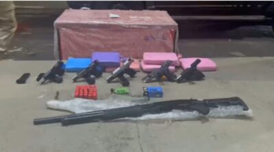 Operação da PRF apreende armas e drogas em ônibus na BR-135