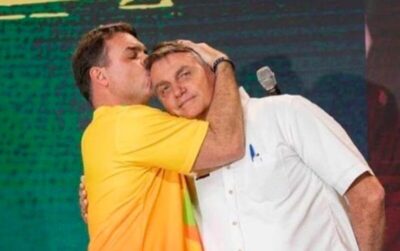 Bolsonaro escolhe filho para disputar a Presidência do Brasil