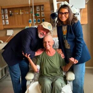Lula e Janja visitam Roseana Sarney no Hospital Sírio-Libanês