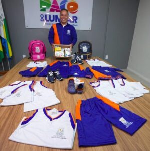 Fred Campos anuncia uniforme completo para estudantes de Paço
