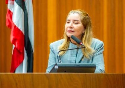 Iracema Vale faz convite para lançamento da pré-candidatura de Orleans Brandão