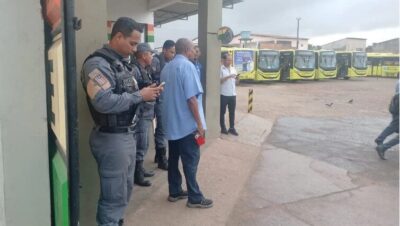 Justiça manda retirar 52 ônibus da empresa 1001 por dívida de aluguel
