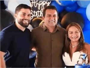 Revolta em Bom Lugar: prefeita demite professores e merendeiras e não paga 13º . Enquanto Marcos Miranda faz bingo na cidade de Bacabal, gastando mais de 200 mil, o presente de Natal para Bom Lugar foi a demissão de funcionários em massa.