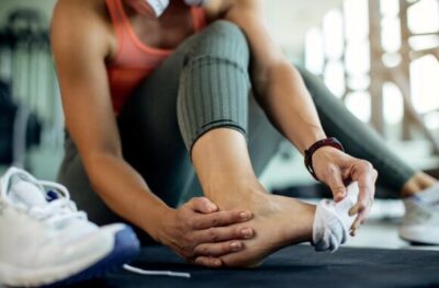 Torção no tornozelo: o que fazer nas primeiras 24 horas