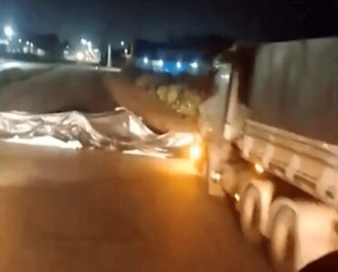 Assaltantes usam bloqueios improvisados para saquear cargas rumo ao Porto do Itaqui