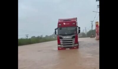 Temporal causa alagamentos em Buriticupu e expõe avanço de crateras no município