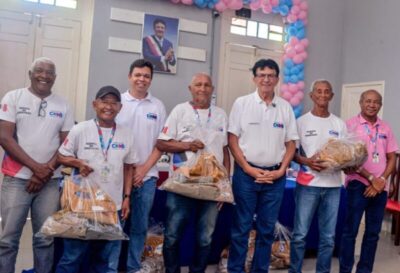 Agentes de endemias recebem novos fardamentos em Codó