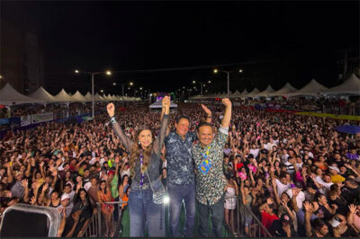 Chicabana leva uma multidão ao Lava-Pratos de Barra do Corda