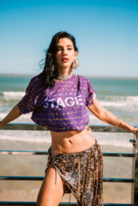 Começa a entrega das camisas do Camarote Stage para o Carnaval na Av. Litorânea