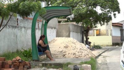 ASSISTA A HUMILHAÇÃO! Sem transporte, trabalhadores e estudantes de seis comunidades de São Luis percorrem até 3km para pegar coletivo