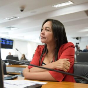 Eliziane Gama aparece apenas em 5º na corrida ao Senado e pode ficar sem reeleição