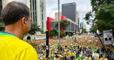 Análise: Brasileiro vota em Flávio Bolsonaro, mas não vai às ruas
