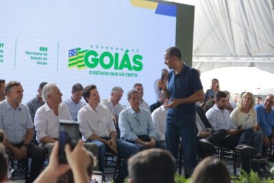 Deputados estaduais participam de evento do Governo do Estado para entrega de mais de 200 veículos a municípios goianos