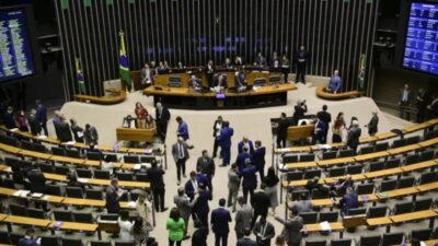 Cúpula do Congresso sinaliza votar pena menor a Bolsonaro se CPI do Master esfriar