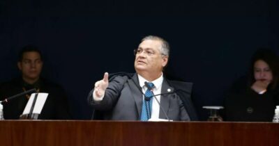 Dino aponta risco de tumultos com prisão de Jair Bolsonaro