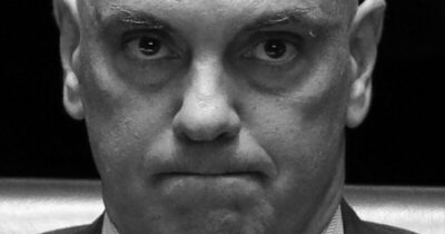 Alexandre de Moraes exige cassação imediata de Carla Zambelli