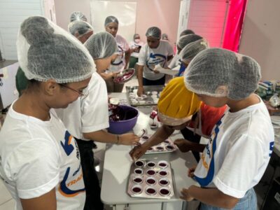 Curso de Confeitaria do CRAS Parque União inicia aulas práticas