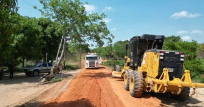 Nonatinho leva desenvolvimento ao povoado Centro do Adilino com nova estrada
