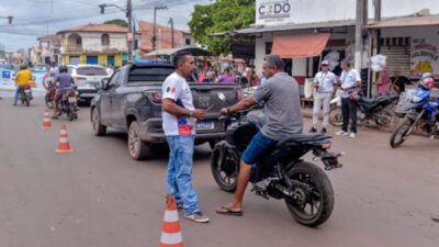 Codó intensifica ações de prevenção e realiza blitz educativa contra o Aedes aegypti no bairro Santo Antônio
