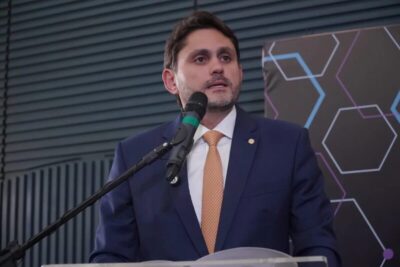 Juscelino Filho apresenta projeto que cria o Dia Nacional da Inclusão Digital