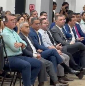 Grupo que apoiava Felipe Camarão corre para evento de Eduardo Braide e fica no “vácuo”