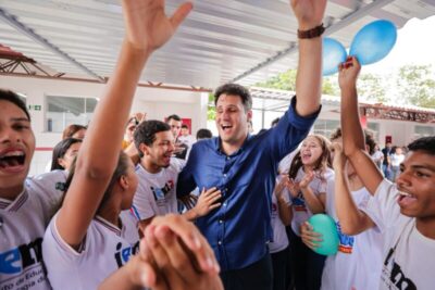 Em Zé Doca, Orleans Brandão ressalta avanços na educação do Maranhão com investimentos em tecnologia de ensino
