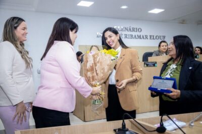 População de Timon homenageia deputada Daniella com Título de Cidadã do município