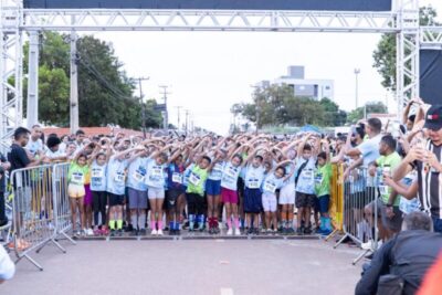 No aniversário de Balsas, Orleans Brandão acompanha entrega de pacote de obras com cerca de 20 equipamentos públicos para a cidade