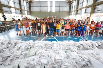 Deputado Osmar Filho distribui peixes a mais de 2 mil famílias em São Luís