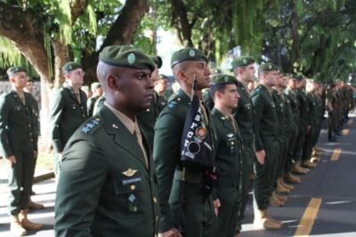 Deputados se mobilizam para derrubar decreto que muda cartas patentes militares