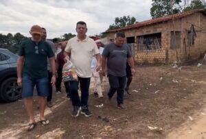 Prefeito Deyvison do Posto realiza entrega de cestas básicas em Mirinzal