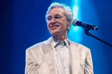 Após ser chamado de “pedaço de merda”, Caetano Veloso vence ação e garante indenização de R$ 10 mil