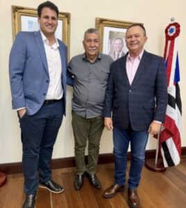 Prefeito Salomão Barbosa se reúne com governador Carlos Brandão e secretário Orleans para tratar de investimentos em Santa Filomena