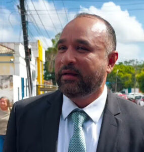 REUNIÃO COM VEREADORES: Prefeito Roberto Costa mantém austeridade e não arreda o pé!