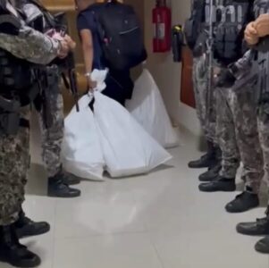 Operação da Receita Federal no Shopping da Ilha combate venda irregular de eletrônicos