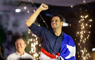 Orleans dá pontapé inicial na pré-campanha ao governo enquanto Braide se esquiva