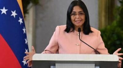 Militares da Venezuela confirmam vice Delcy Rodriguez na presidência