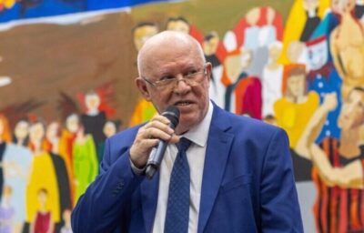 Com tornozeleira eletrônica, Edson Araújo tem depoimento remarcado na CPMI do INSS