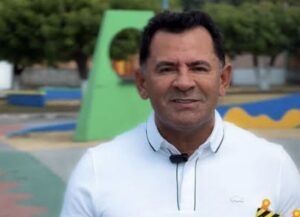 Em São João Batista, Mecinho inaugura a “Prefeitura da Família S/A”