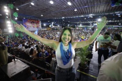 Comitiva de Bruna Pessoa se destaca como uma das maiores no lançamento da pré-candidatura de Orleans Brandão