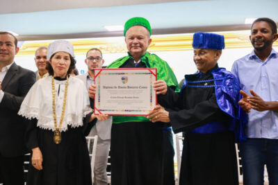 Brandão recebe Doutor Honoris Causa, reconduz reitora da Uemasul e anuncia novos investimentos na universidade