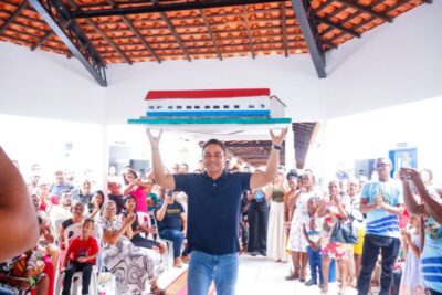 Com recursos próprios, Adriano Freitas inaugura maior escola da zona rural de São Vicente Ferrer