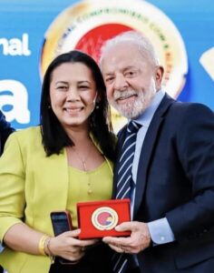 Bacurituba conquista reconhecimento nacional e recebe Selo Ouro das mãos do presidente Lula